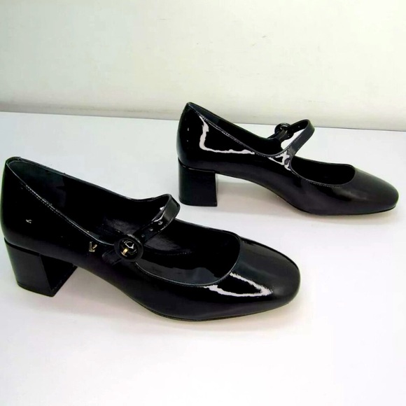 Gorgeous Larroude heels - Picture 2 of 4